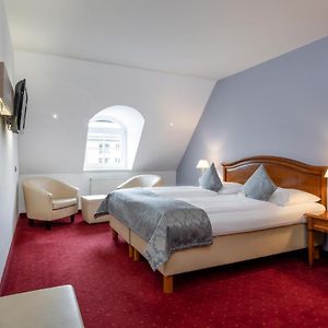 Camera standard con letto king size