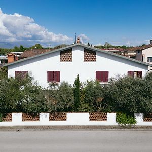 Enzo'S House